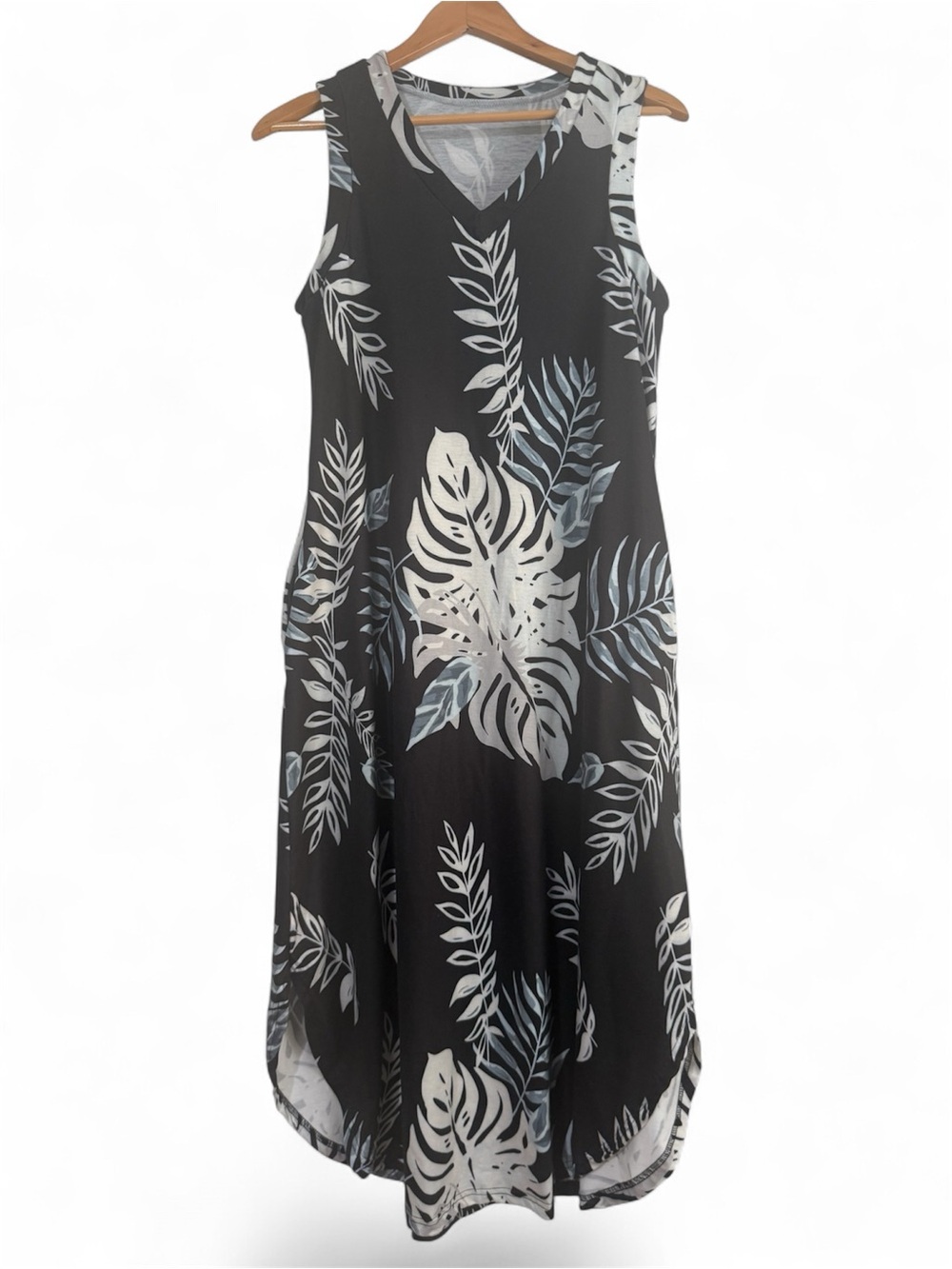 Black Tropical Leaf Sleeveless maxi dress with pockets
